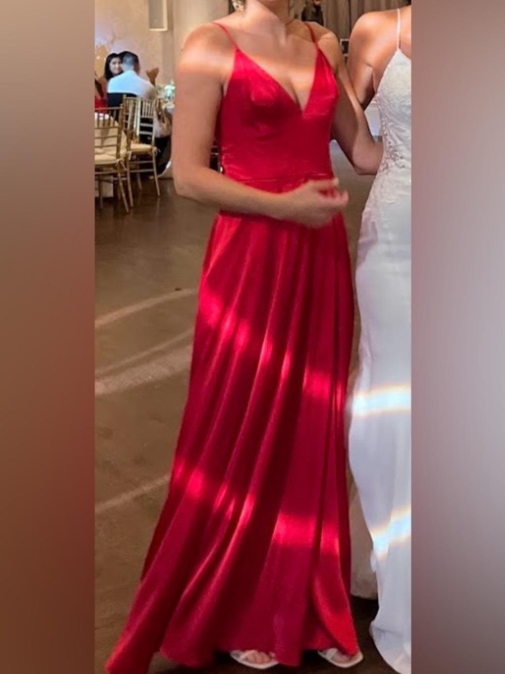 Elegant Red Satin V-Neck Evening Gown